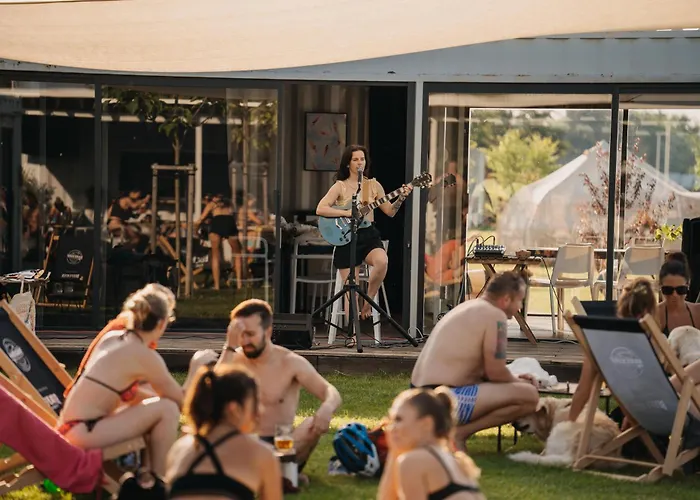 Glamping Wake Surf Naklo أولوموك
